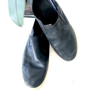 UGG Men's Tobin Leather Slip-on Trainers